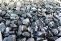 Крошка мраморная черная галтованная фракция 10-20 10кг